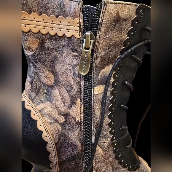 L'Artiste Boots - Picture 7 of 9